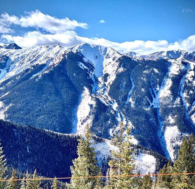 The mighty #highlandbowl as seen from atop #aspenmountain 
Love it - this in same day as previous post. Ski season is ON in Aspen..
@aspensnowmass