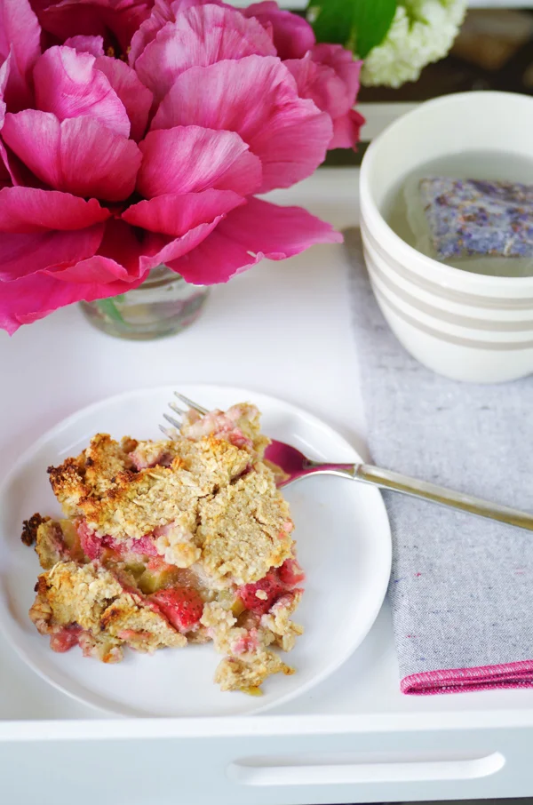 Strawberry Rhubarb Crisp Recipe Refined Sugar Free, GlutenFree, Vegan — Beautiful Ingredient