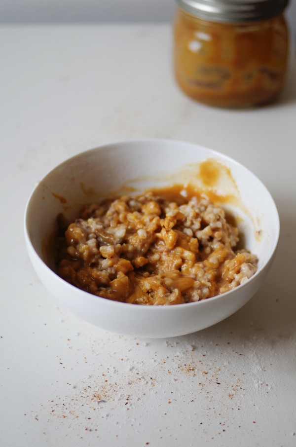 Oatmeal loves salted caramel sauce. By Beautiful Ingredient