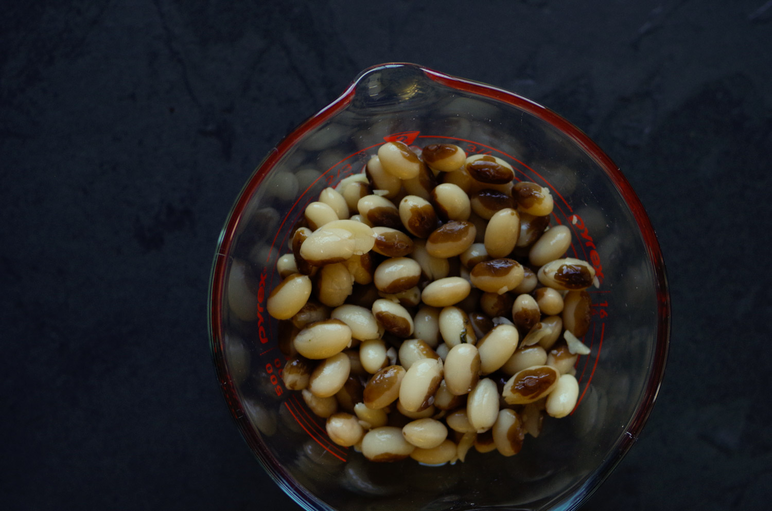 White beans or, as I used: yellow-eyed beans.