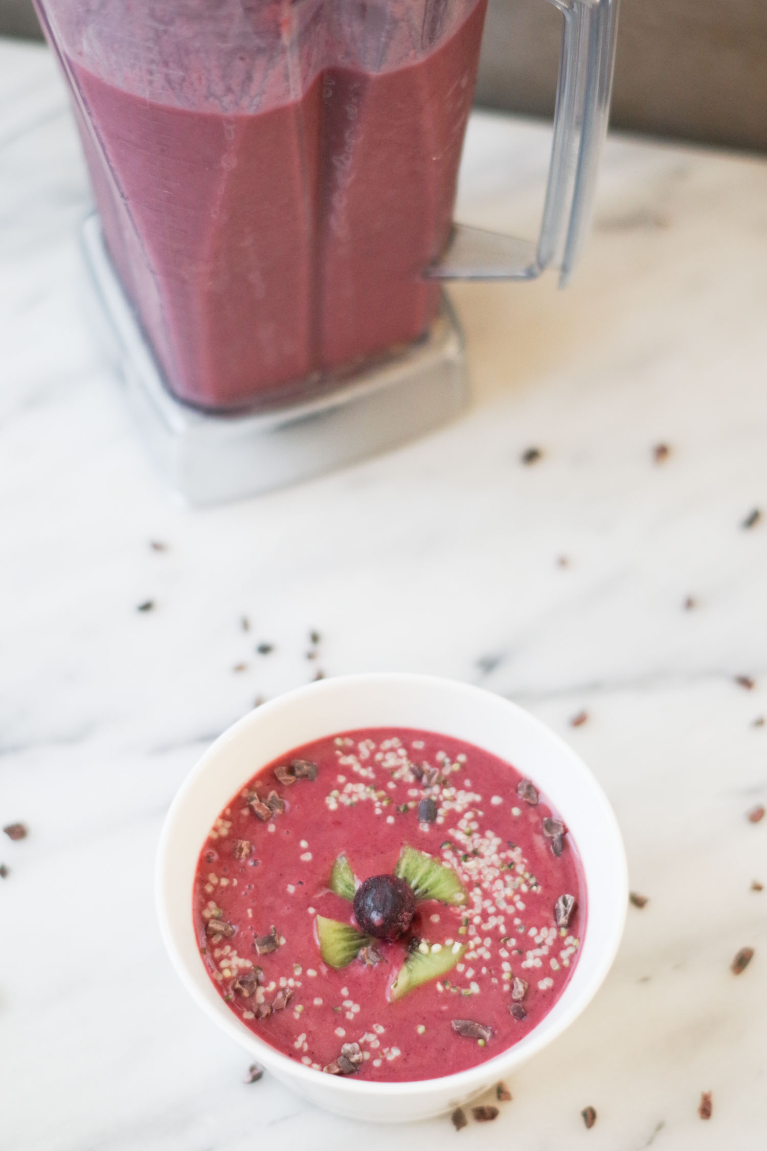 big batch of very berry smoothie bowl || by beautiful ingredient