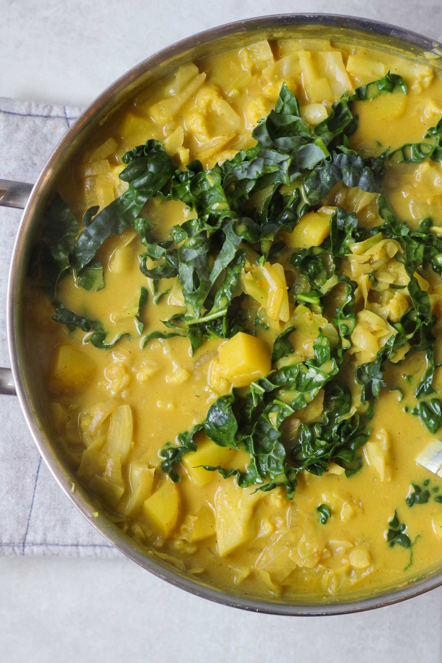 finish this 30-minute vegetable curry with kale, by beautiful ingredient