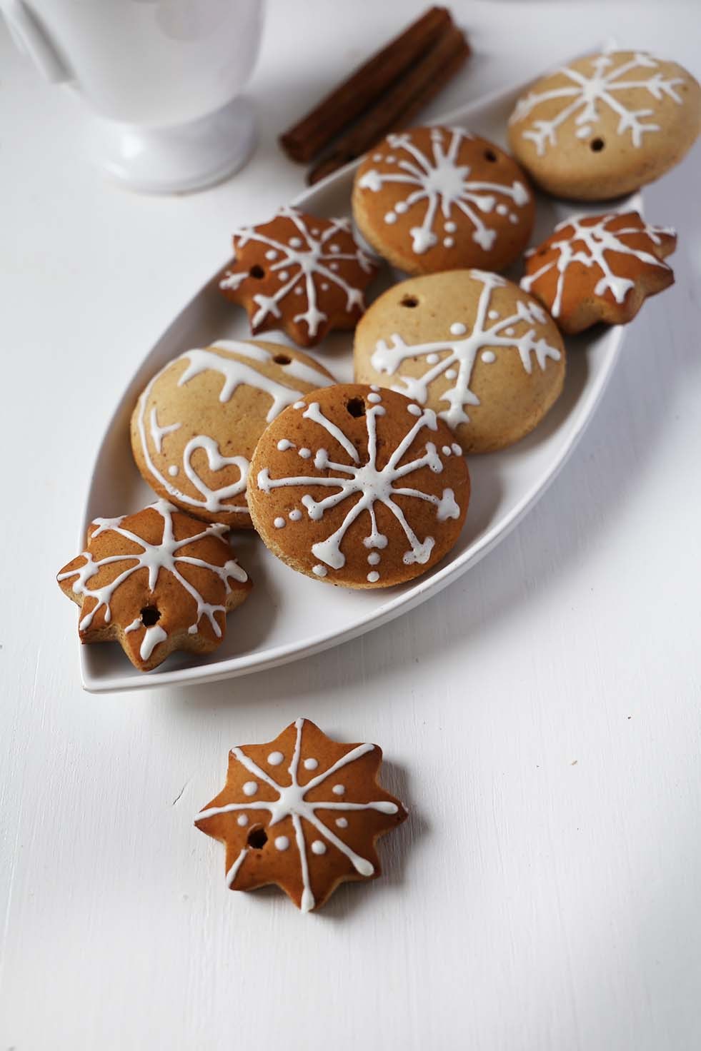 Vegan &amp; Gluten-Free Gingerbread Cookies by Lara of Vanilla Crunnch