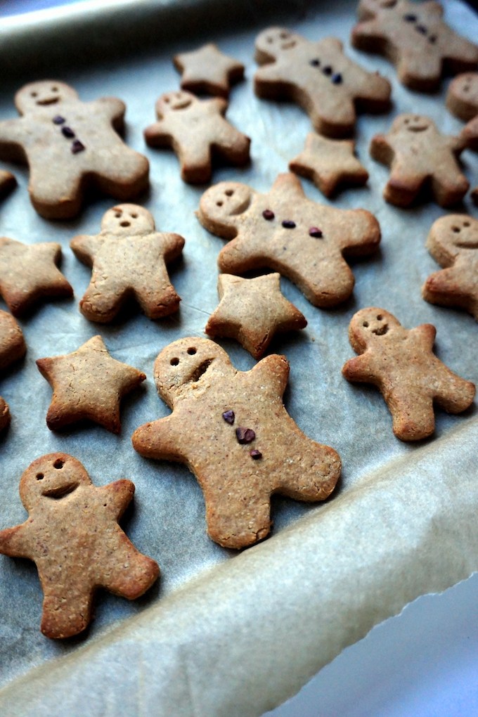 Vegan &amp; Gluten-Free Healthy Gingerbread Men Cookies by Sarah of Vegan Chickpea