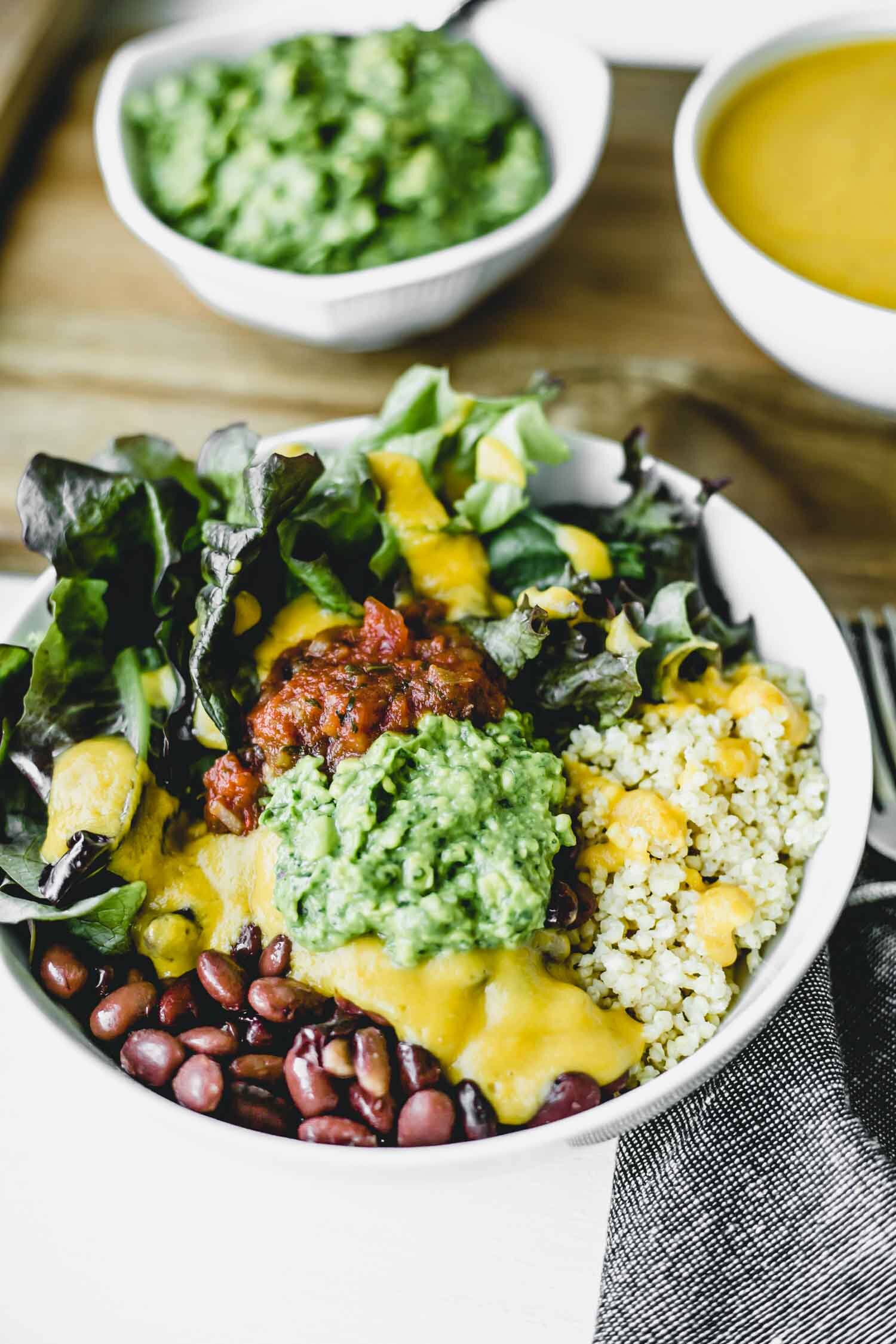 Power Greens Guacamole Recipe with Fresh Spinach | Beautiful Ingredient. Full of flavor and packed with nutrition, this guacamole is boosted with spinach and is a great way to get those extra greens in. #guacamolerecipe #guacamoleeasy #nutritiousrecipe #greens #guacamolerecipespinach #homemadeguac