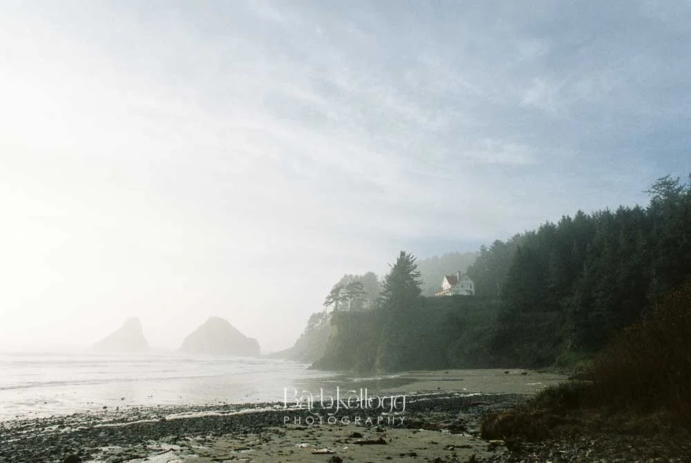 161103_0009_24_TheLightkeepersHouse_1000pxLogo.jpg