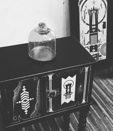For this years Annual Blender Studios exhibition I have collaborated with the fabulous Melbourne based Designer and Jeweller Toyah Perry . The installation features jewellery, artwork and re-purposed furniture which narrates a cosmic theme encompassing meteorites, terra-forming, shrines and deities. (Image above previews some of the work). If your free this friday drop in and have a look, it is pretty cool. The exhibition is one night only - 6pm till late this Friday December 4th 2015.