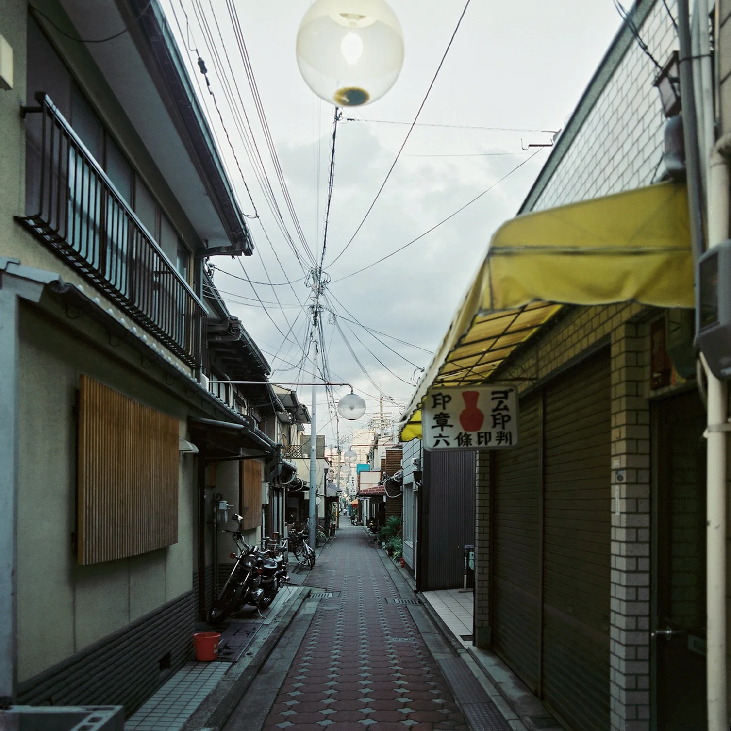 Rokujo-dori, Shimogyo-ku, Kyoto, Japan, 2012