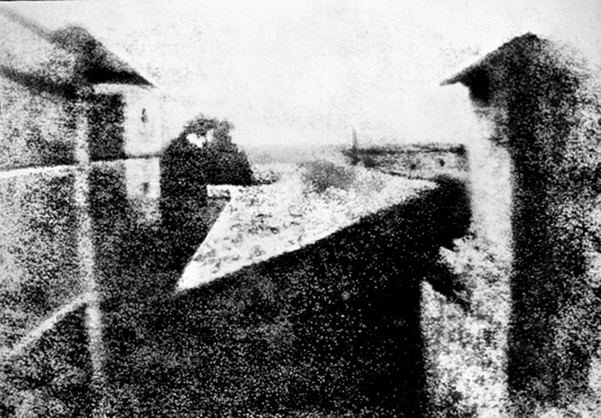 First photo by French inventor Joseph Niepce, 1825