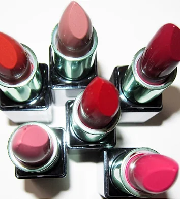 Celebrity Makeup Artist Stephen Dimmick Introduces GlossiGirl