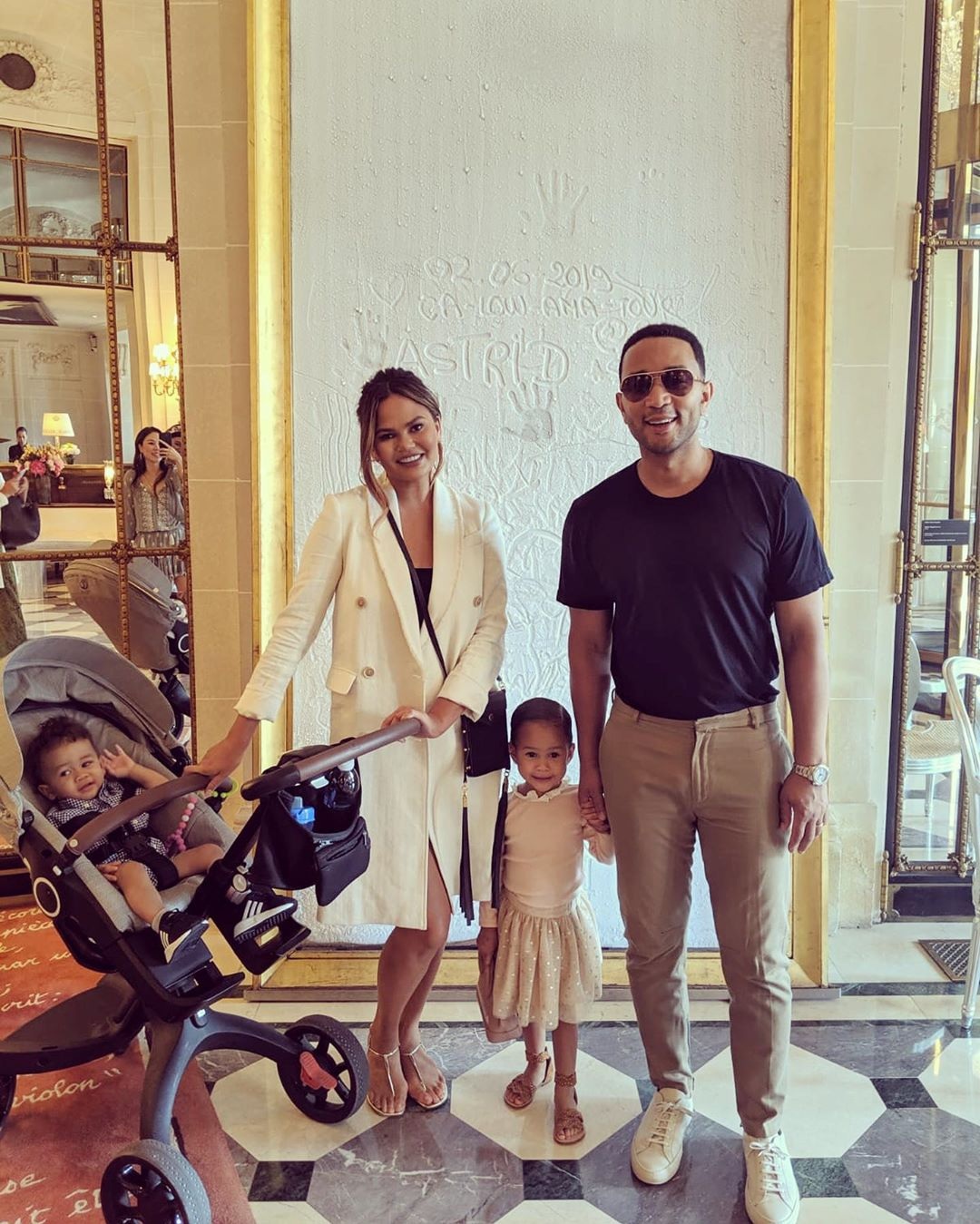 Photo: @chrissyteigen