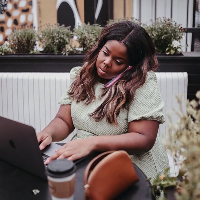 Whether you've just started your influencer career or have been running a blog for 10 years, it's never a bad time to ask: what is your niche?

If you don't have a clear answer, you might want to take a minute to assess and ask yourself some key ques