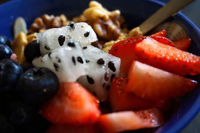 Vanilla yogurt topped with granola, berries and Brazilian dragon fruit.

Jump start the morning ☀. #sandc #morning #yogurt #fresh #fruit #dragonfruit #berries #glutenfree #healthy #breakfast #happy #endofsummer #simple