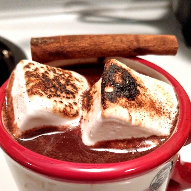 Hot Chocolate with Vanilla bean, 70% Guanaja Valrhona Chocolate and Oatly Milk...and Toasted Homemade Vanilla Bean Marshmallows.

Late night concoctions. I haven't had hot chocolate in so long because of the milk, but I adapted a recipe this time fro