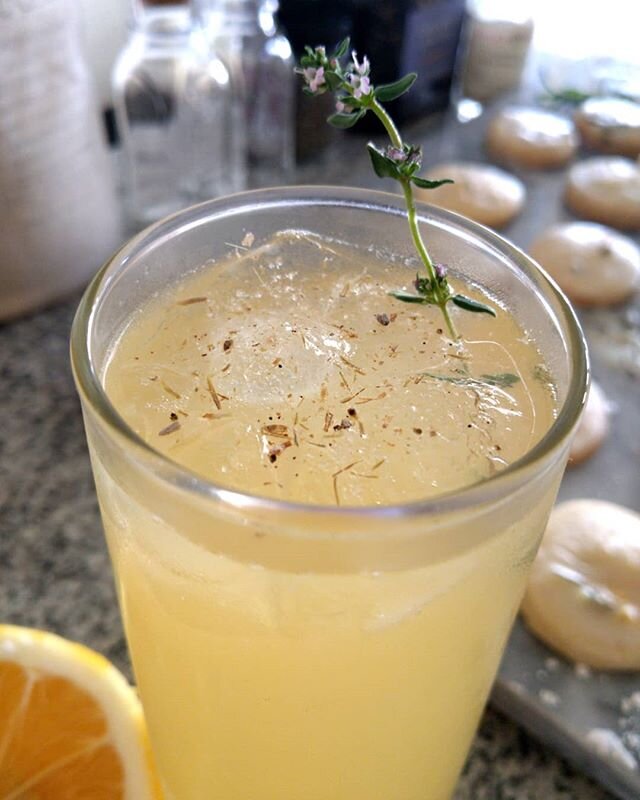 Honey. Lemon. Thyme.

#sandc #lemon #meyerlemon #spring #seasonal #drinks #yum #food #lemonade