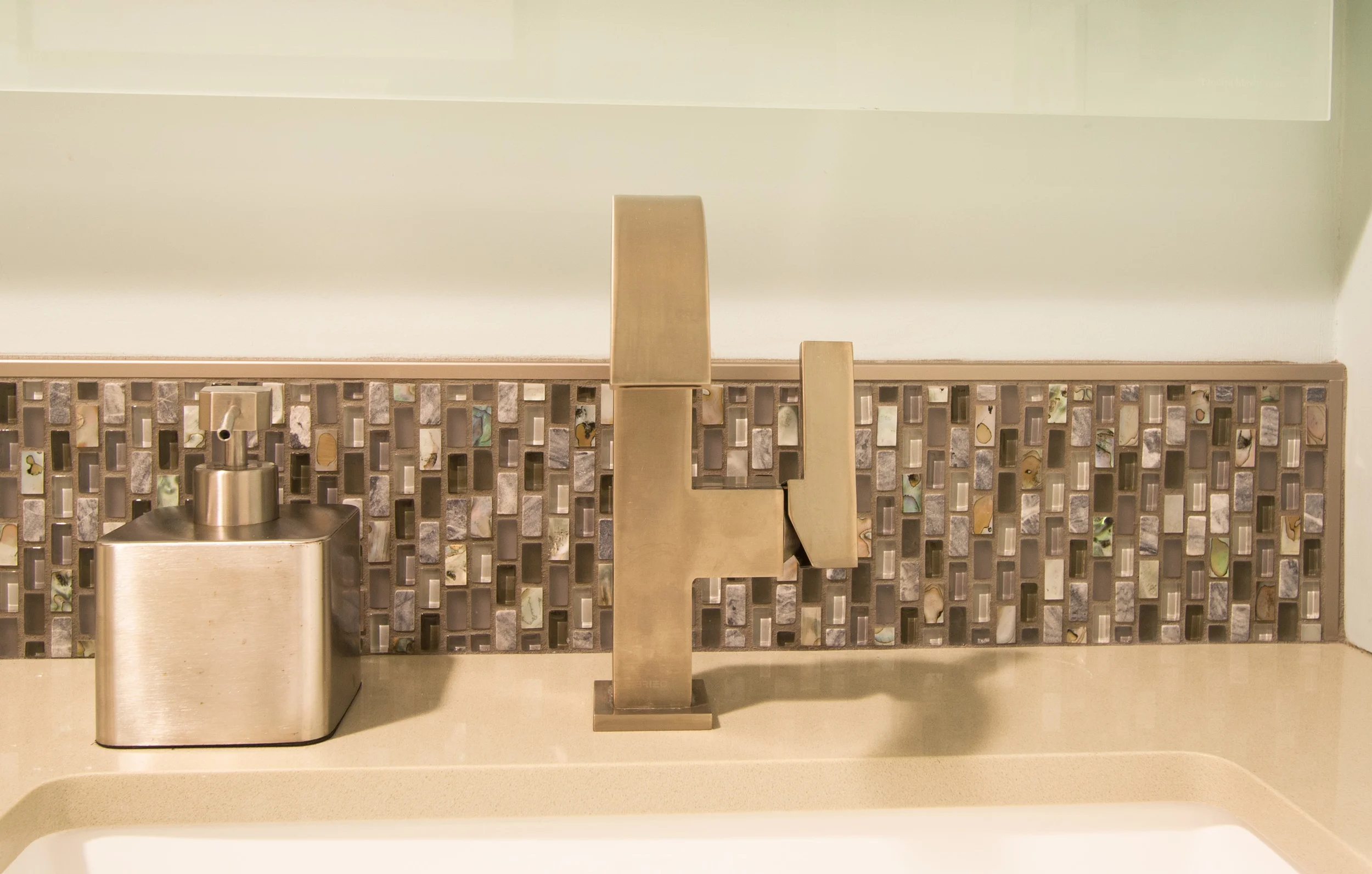 Flores guest bathroom-1.jpg