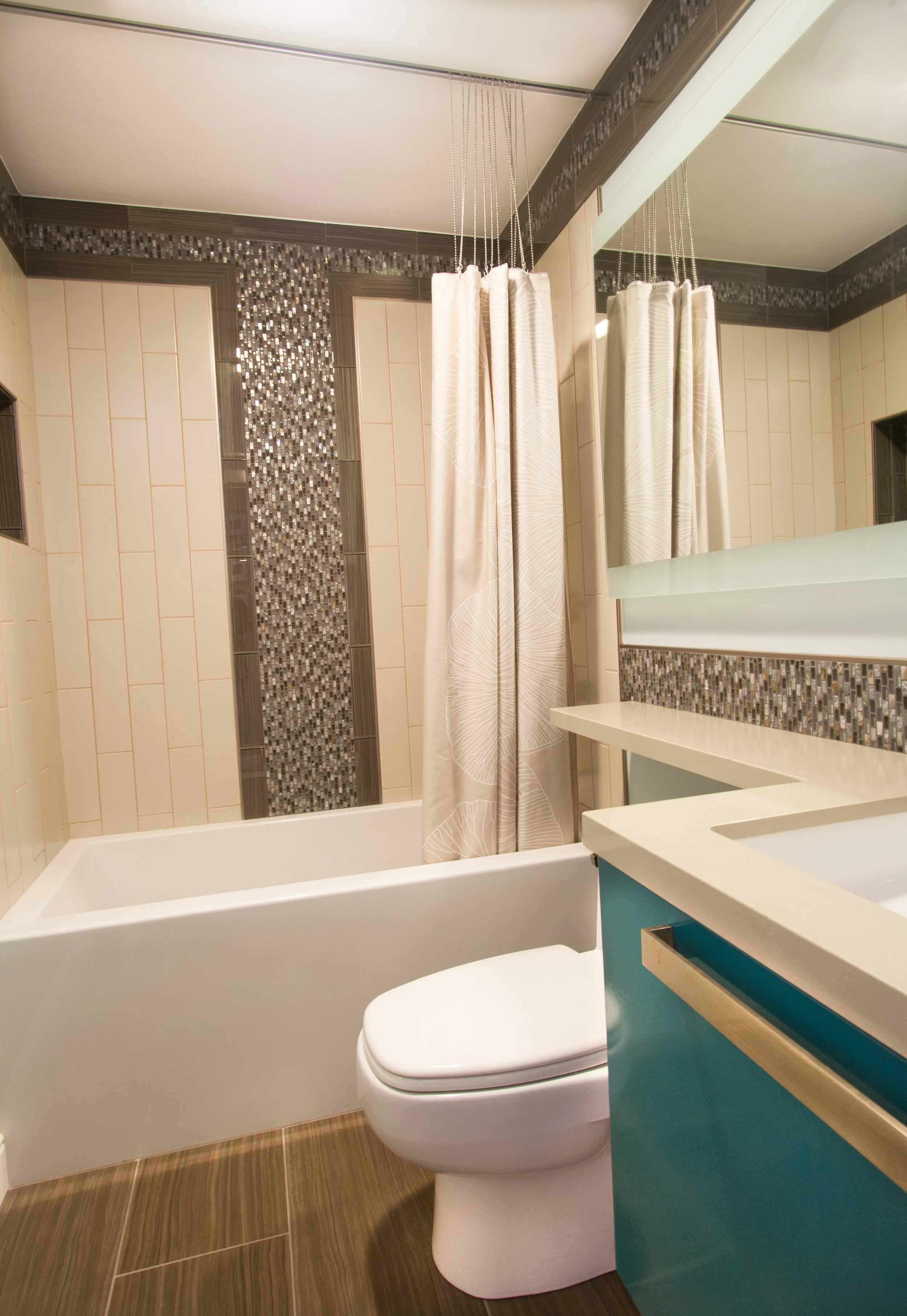 Flores guest bathroom-3.jpg
