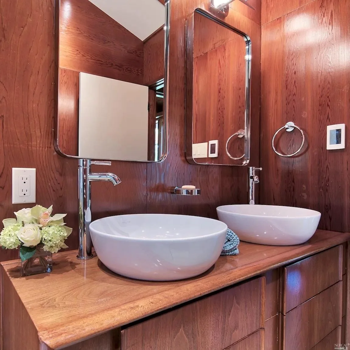 Drake summit bathroom 2 .jpg