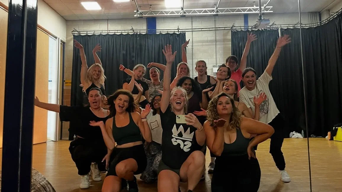 No wonder this routine was so popular 😍
Sexy, hair flips, floor work, latin vibes - this one had it ALL 🔥🔥

Well done to all who attended, you smashed it! So amazing to have so many new faces alongside some regulars 💖

Thank you @brettsewell_ for