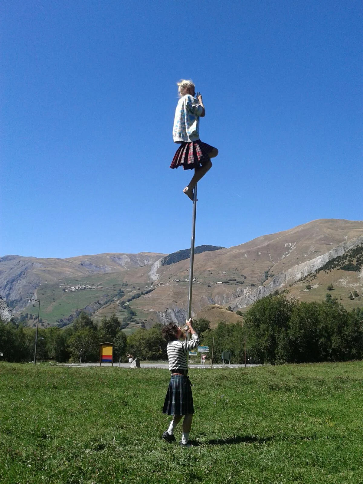 Team kilt training perch.