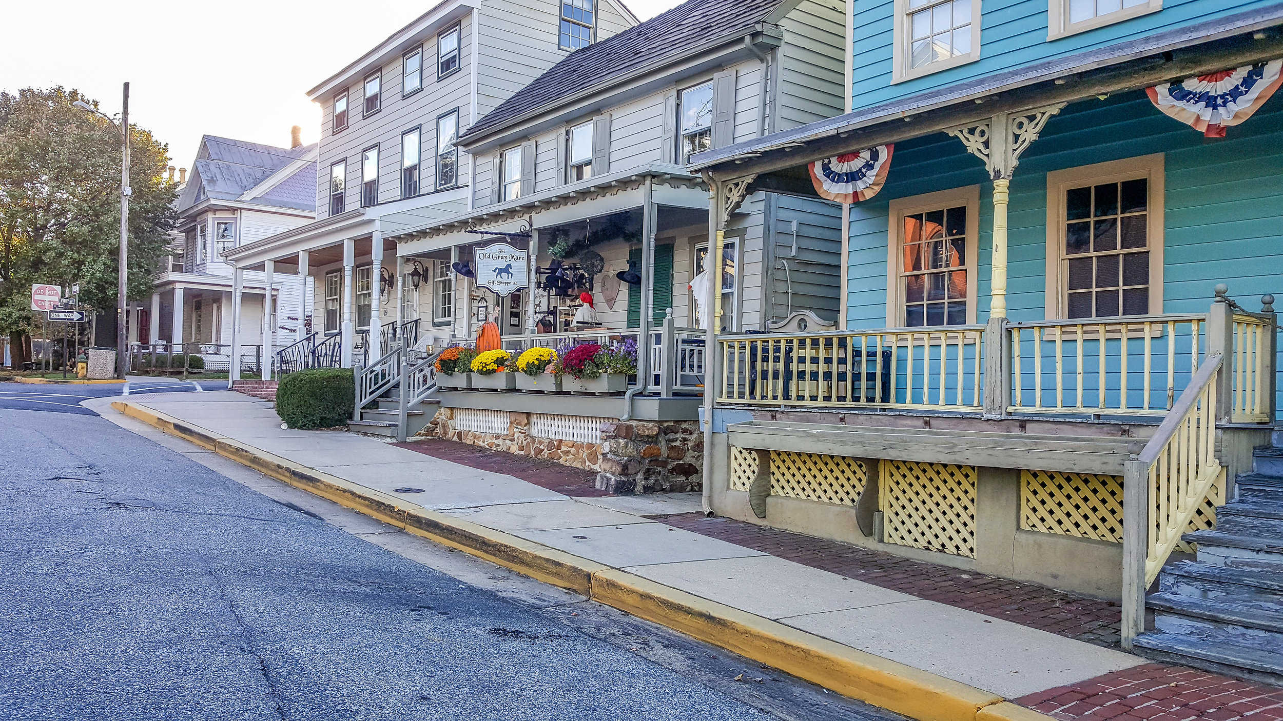 A Little Shopping in Chesapeake City (Photo By Diane Edge)