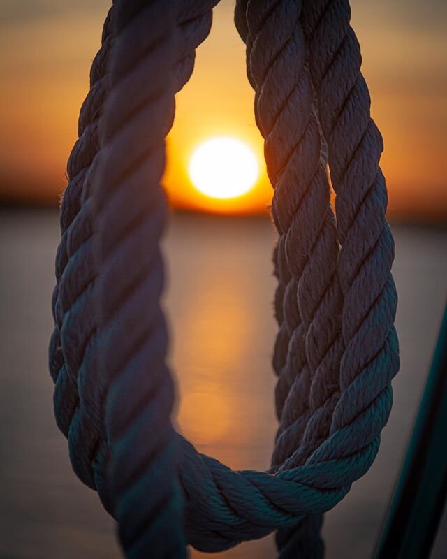 Are you one of those people who gets excited when the sky turns pretty colors?
.
.
.
.
#sunsetbahamas #bahamassunset #nauticalphotos #nauticalphotography #sunsetlover #yachtlife #boatlife #prettycolorsinthesky #bahamaslove #exumabahamas #calmbeforeth