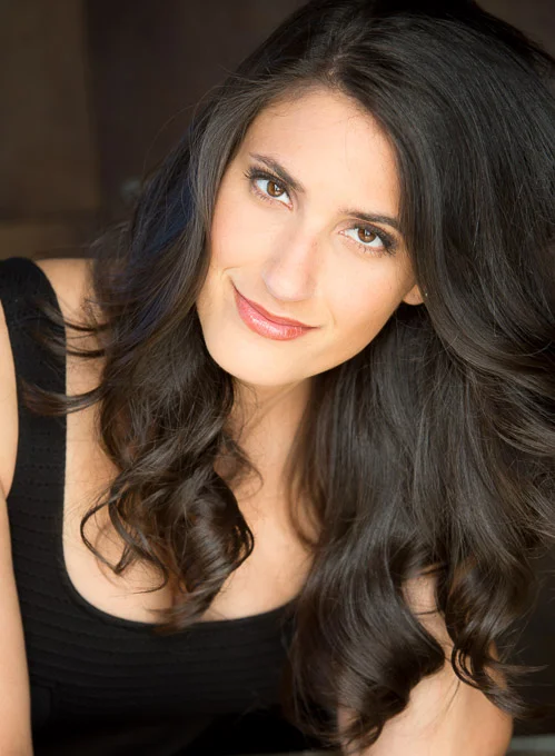 Julia Metry Headshot.jpg