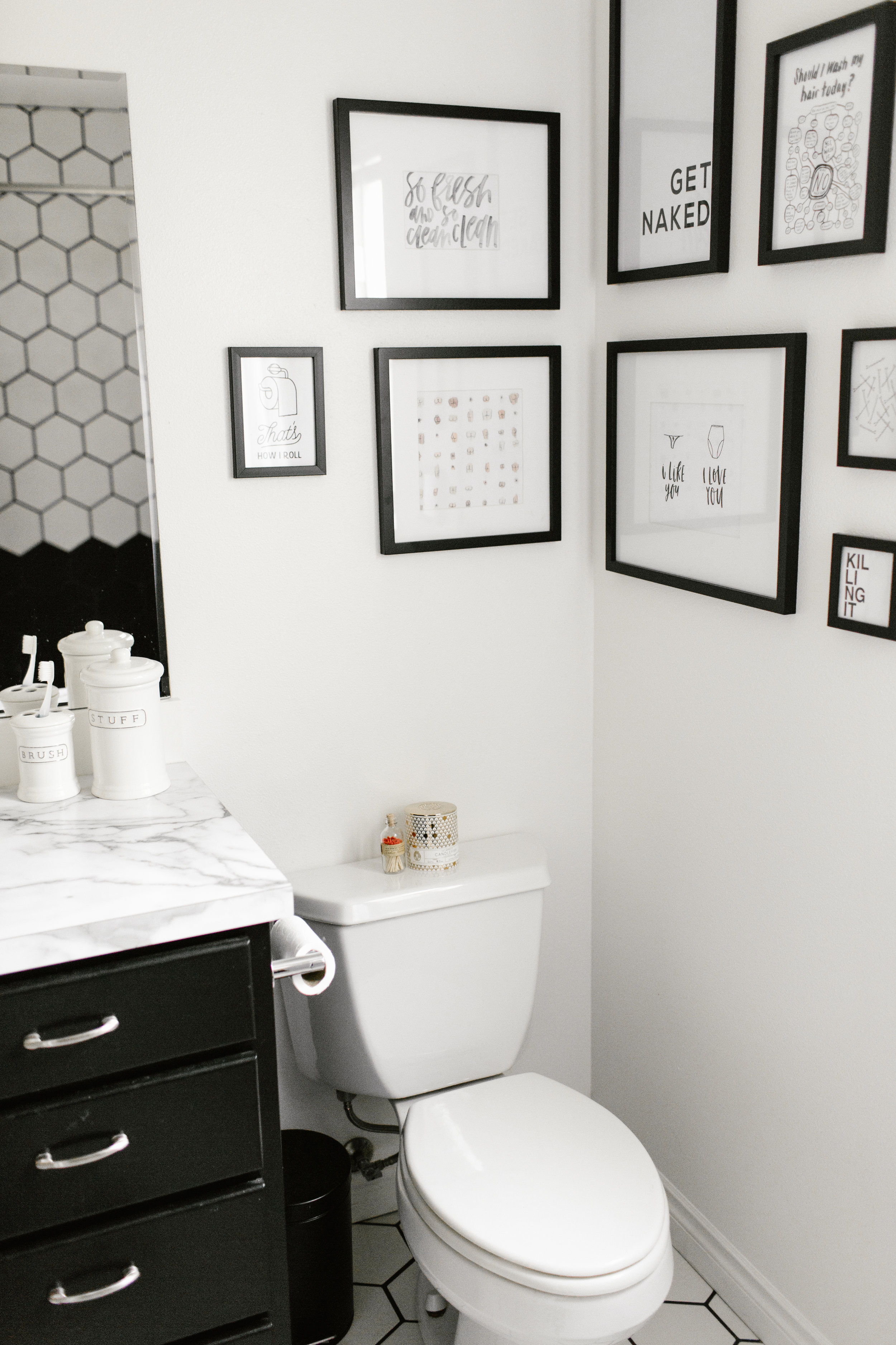 blackwhitebathroom_GinaPaulsonPhotography-7.jpg