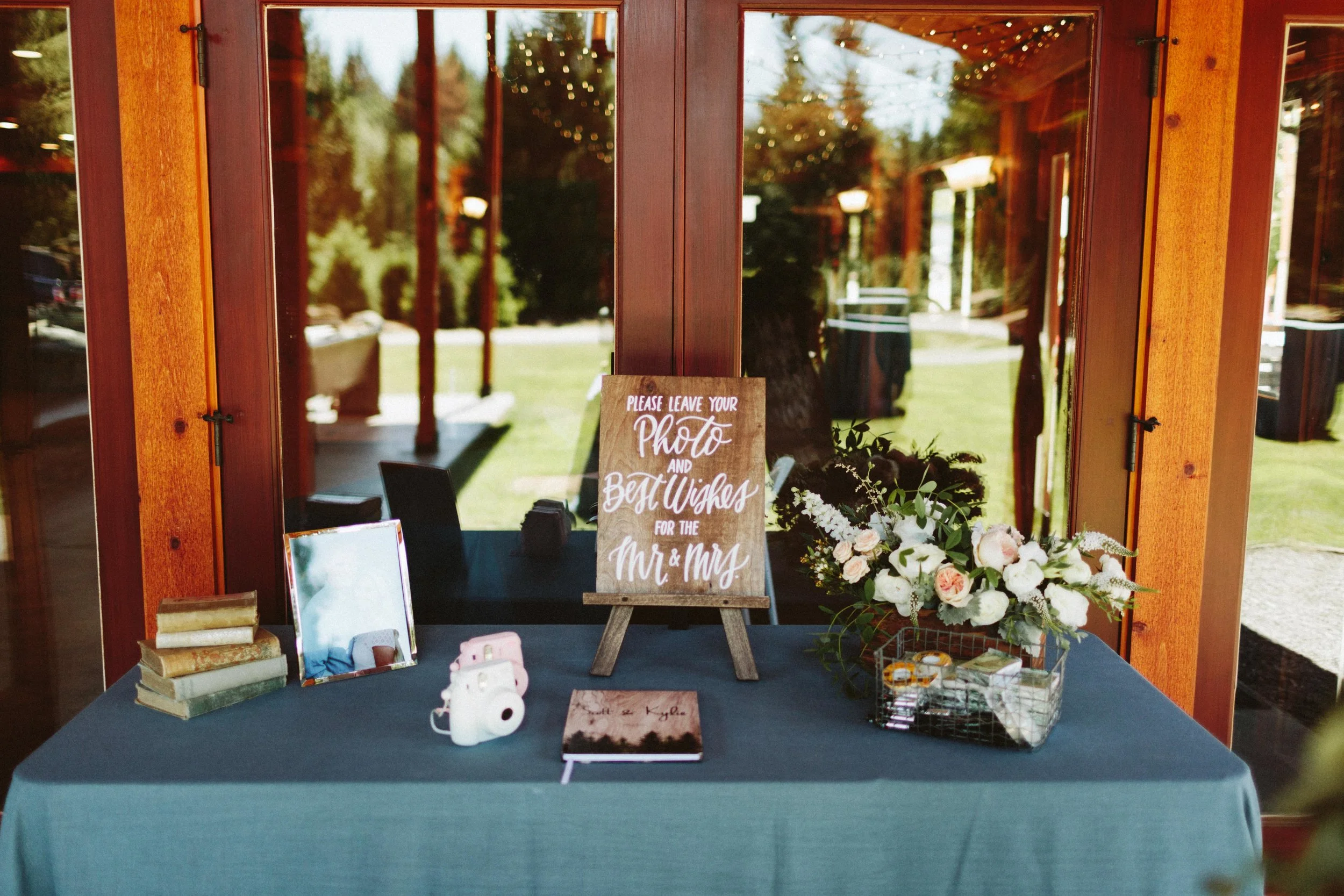 Guest Book Sign  // Photo by Benj Haisch