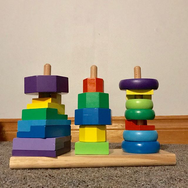I can&rsquo;t go to bed knowing there&rsquo;s something that looks like this in my house!! On a side note, these @melissaanddougtoys stacking rings are awesome. 
#order #stacked #stackingrings #outoforder #whywhywhy #rainbow #trio #mess #onemorething