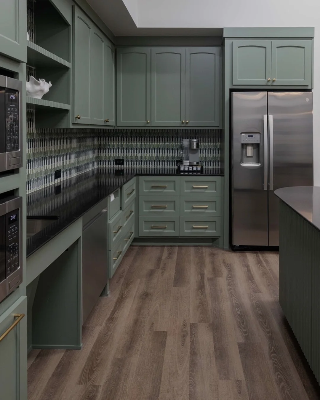 Durable enough for everyday life. Beautiful enough to steal the show. 

#stone #dallas #design #custom #countertops