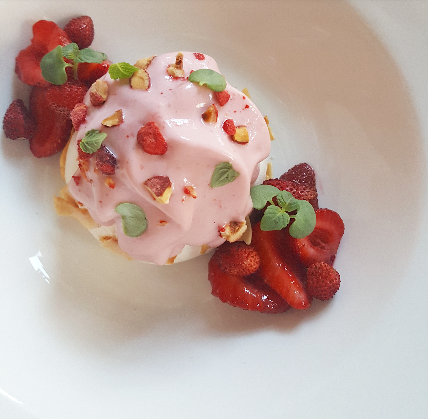 strawberry coconut vacherin