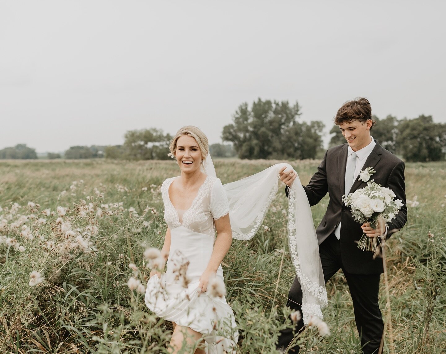 ✨The best is yet to come ✨

Photo: @tiffanykokal #thecottagefarmhouse #mnwedding #outdoorwedding #mnvenue #mnbride