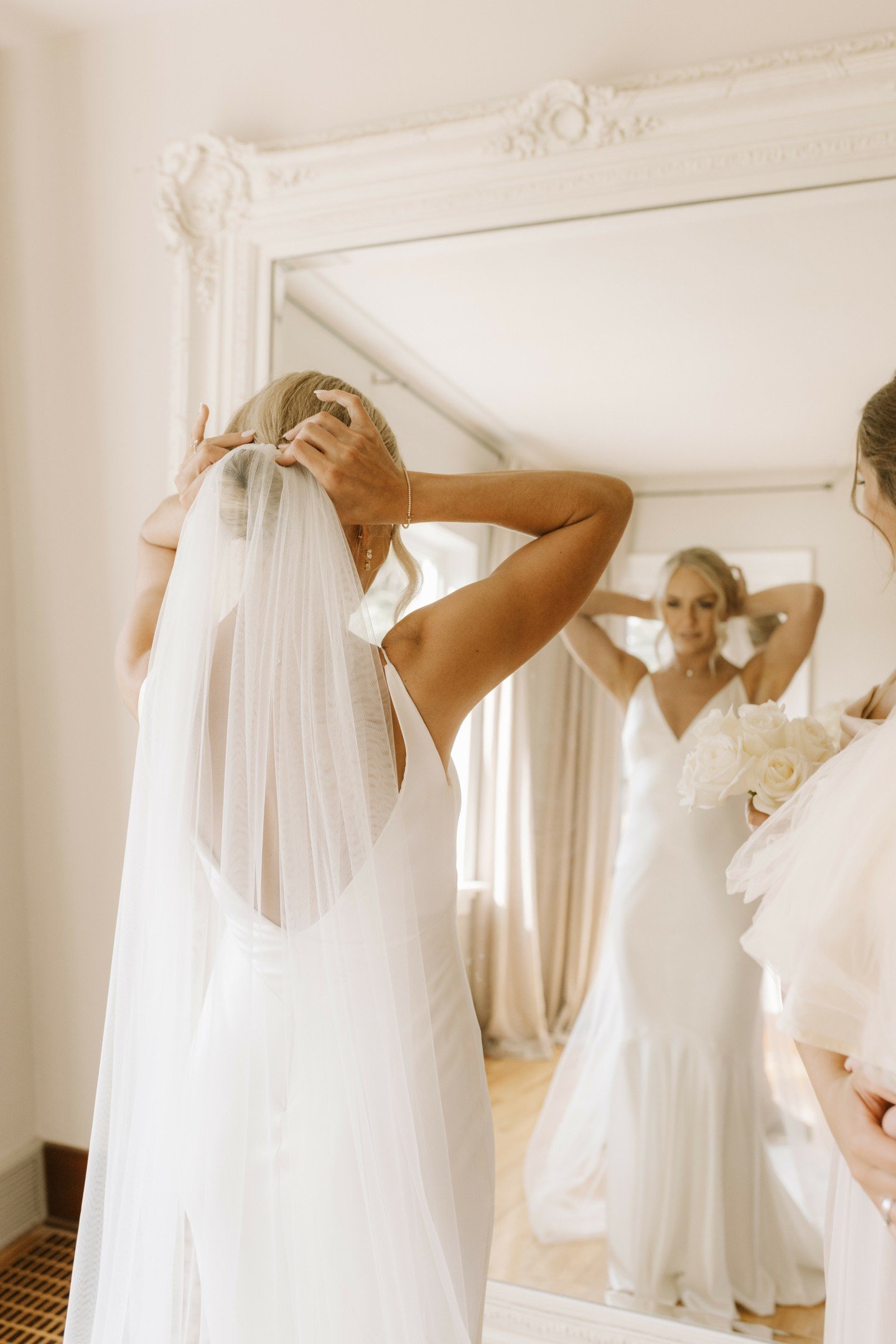 Behind every beautiful bride is a story of anticipation, laughter, and cherished moments. 💖✨ Getting ready in our Bridal Cottage is where dreams begin to unfold, where nerves turn into excitement, and where lifelong memories are made. Here's to the 