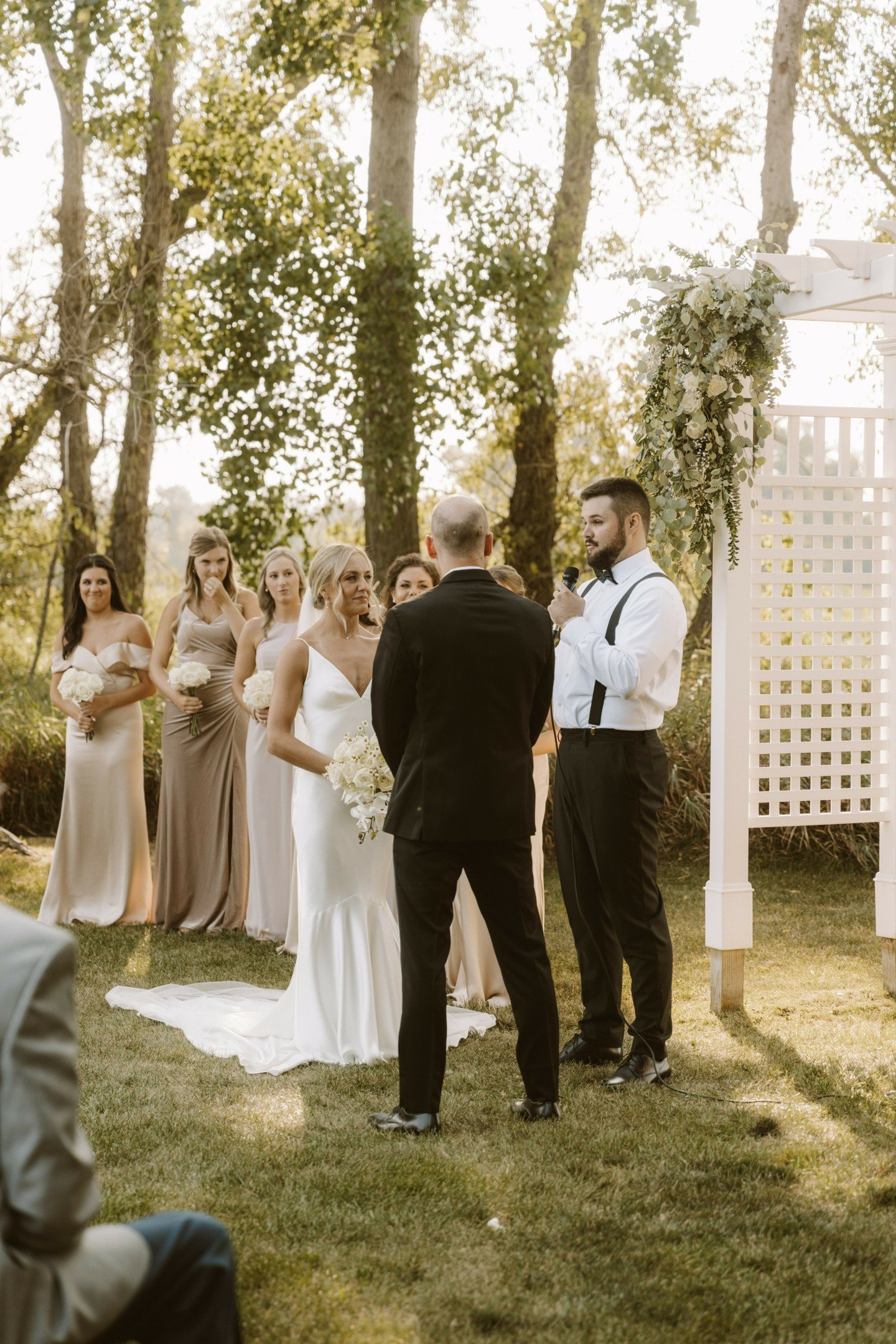 Raise your hand if you think this looks like the perfect place to say &ldquo;I Do&rdquo; 💞

Tucked away from all the hustle and bustle, our white arbor is nestled between a grove of trees surrounded by reclaimed wood benches to accommodate your gues