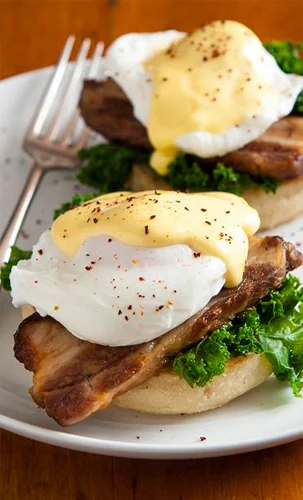 11_EggsBenny.jpg