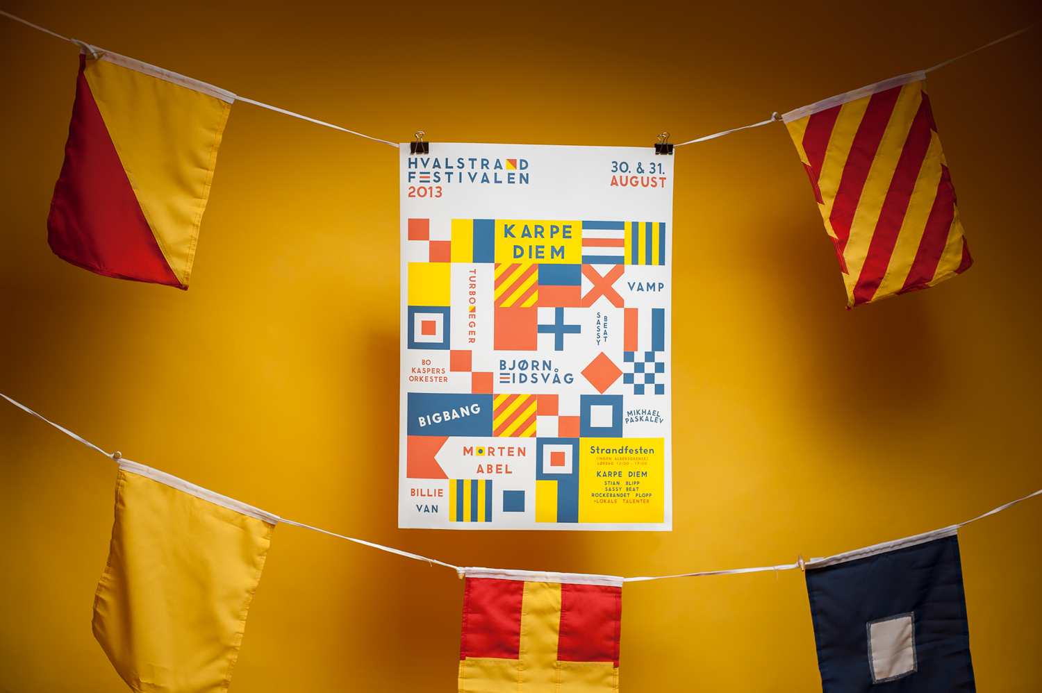 The primary colors and strong shapes build a visual language communicating to multiple generations despite their different references. The identity employs the naïve and hand-crafted qualities of the typeface “Monod” by V.H. Fleisher, which draws a