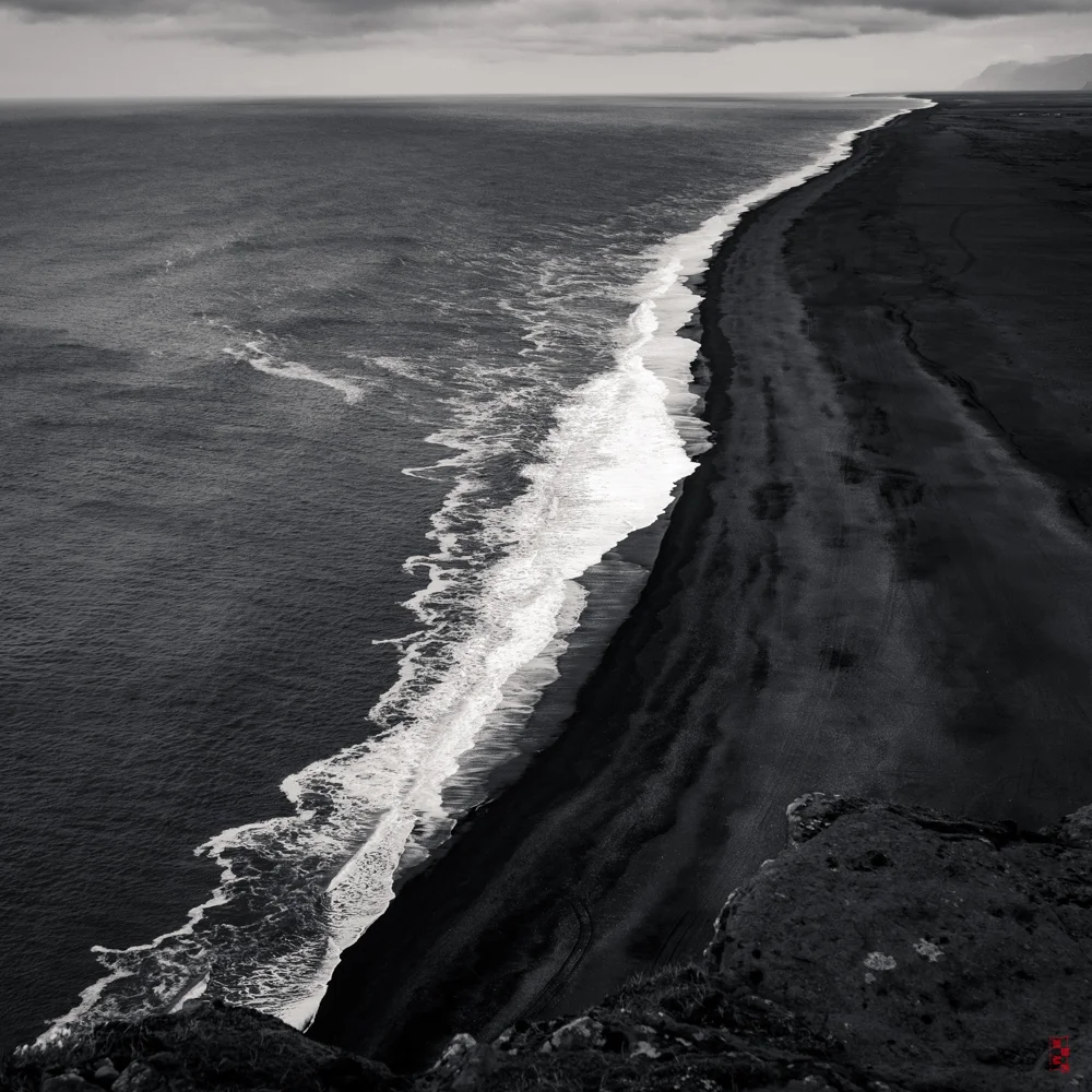 Black beach to the west of Dyrhólaey