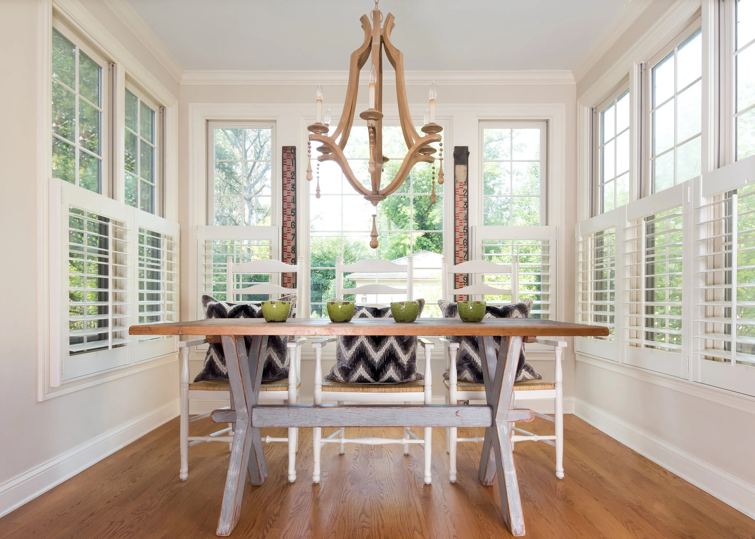 5_Kitchen_Table.jpg