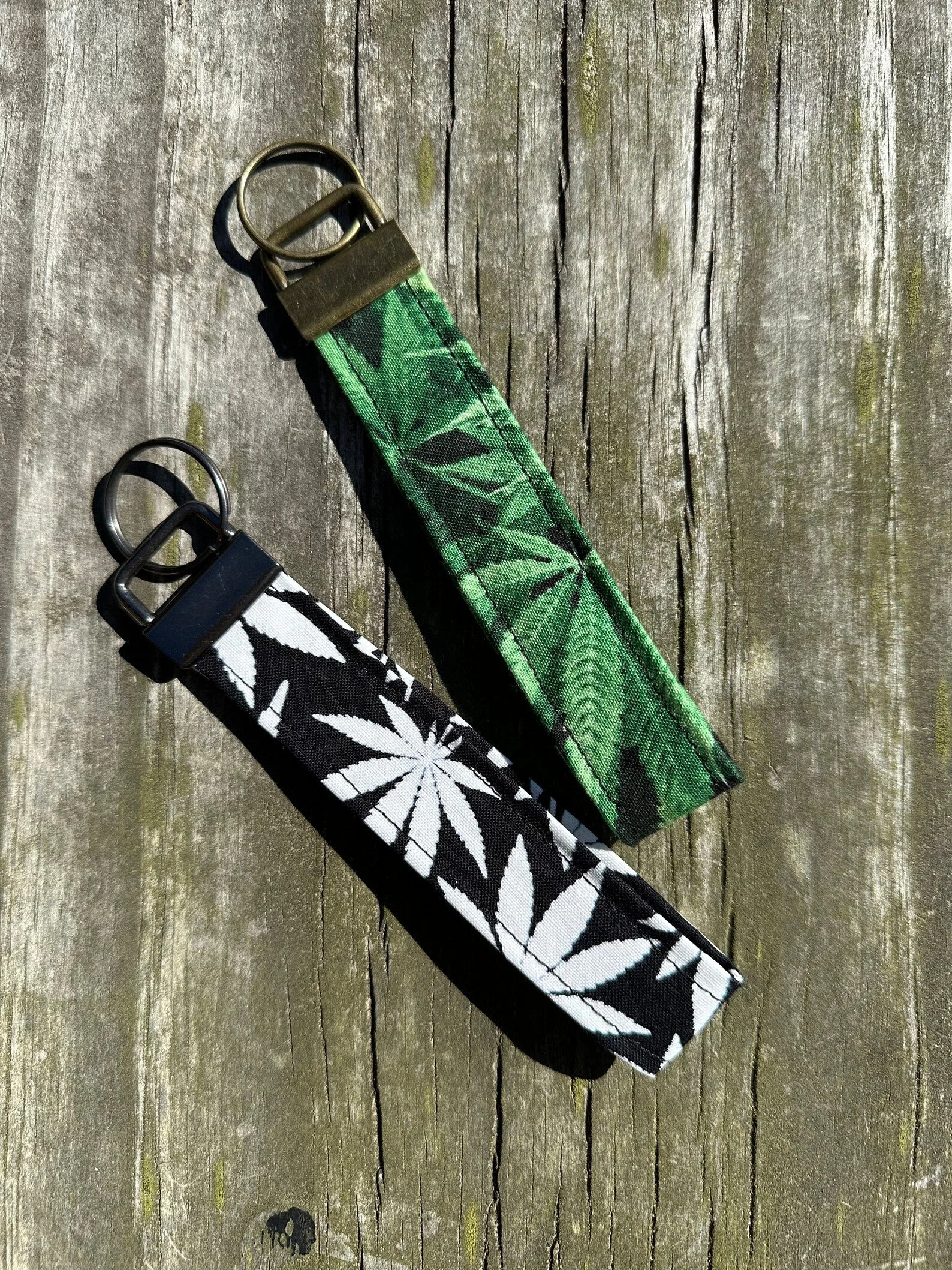 Green Leaf Keyfob2.jpg