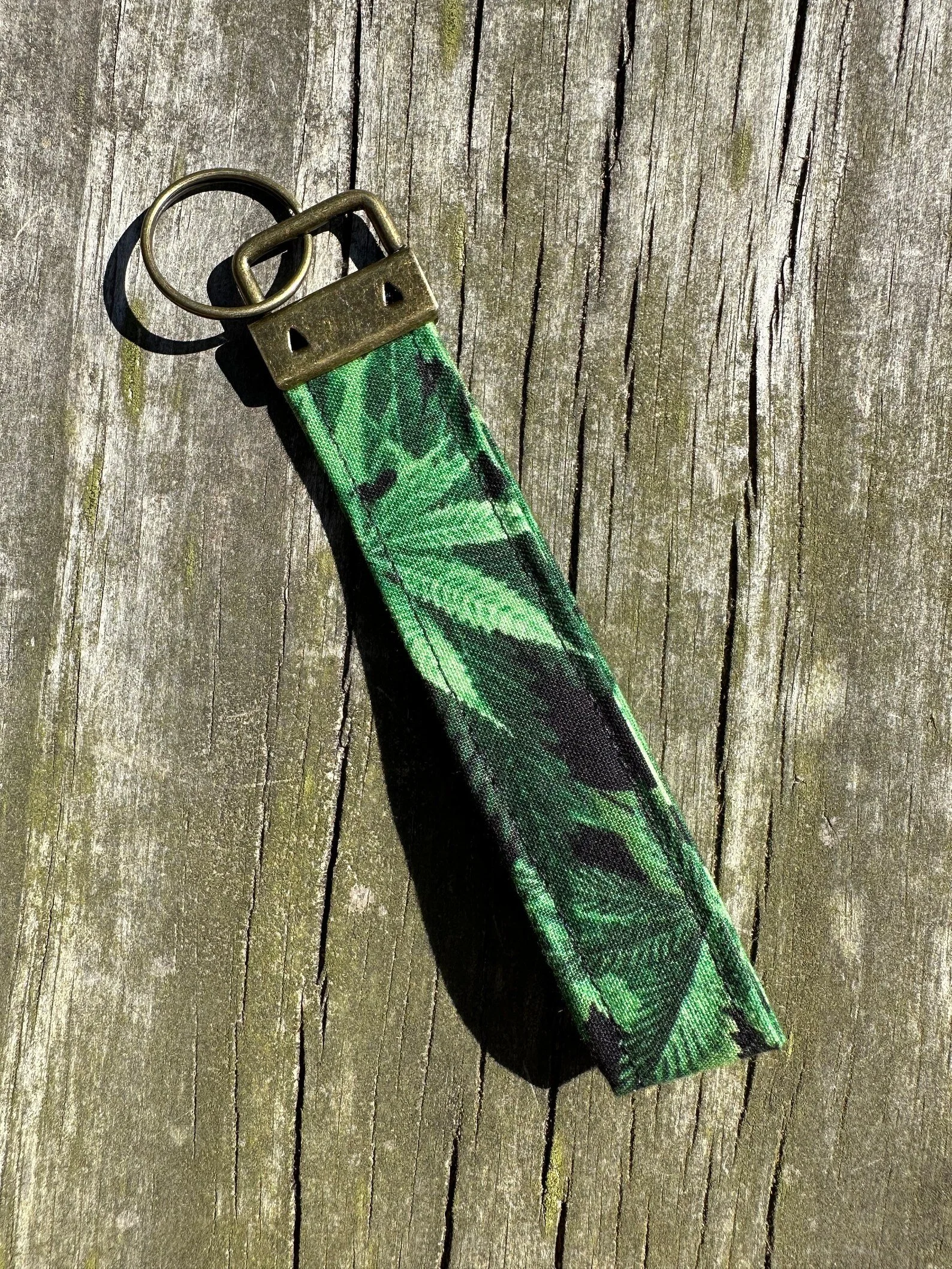 Green Leaf Keyfob.jpg
