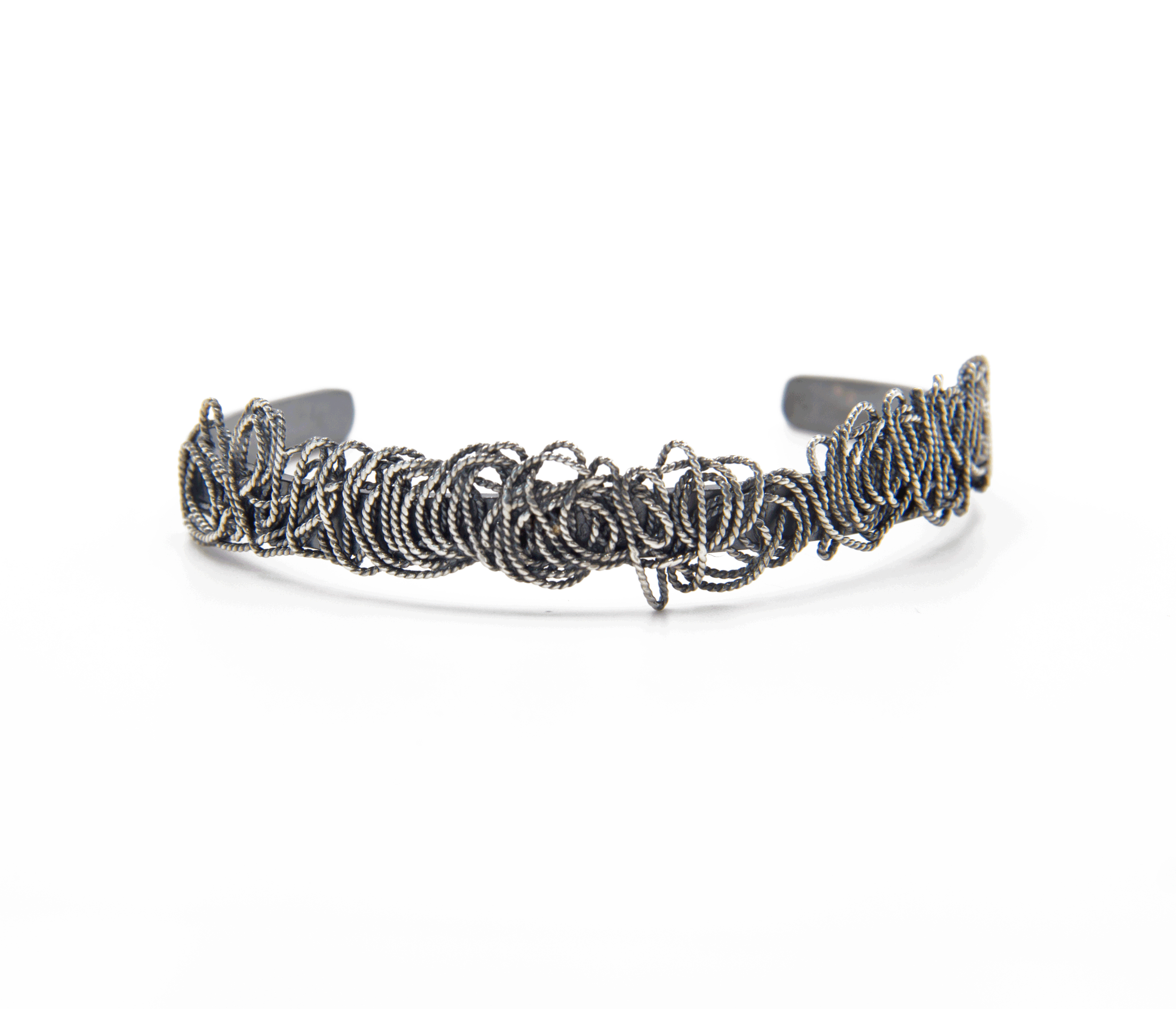 added07032019_wirebracelete.gif