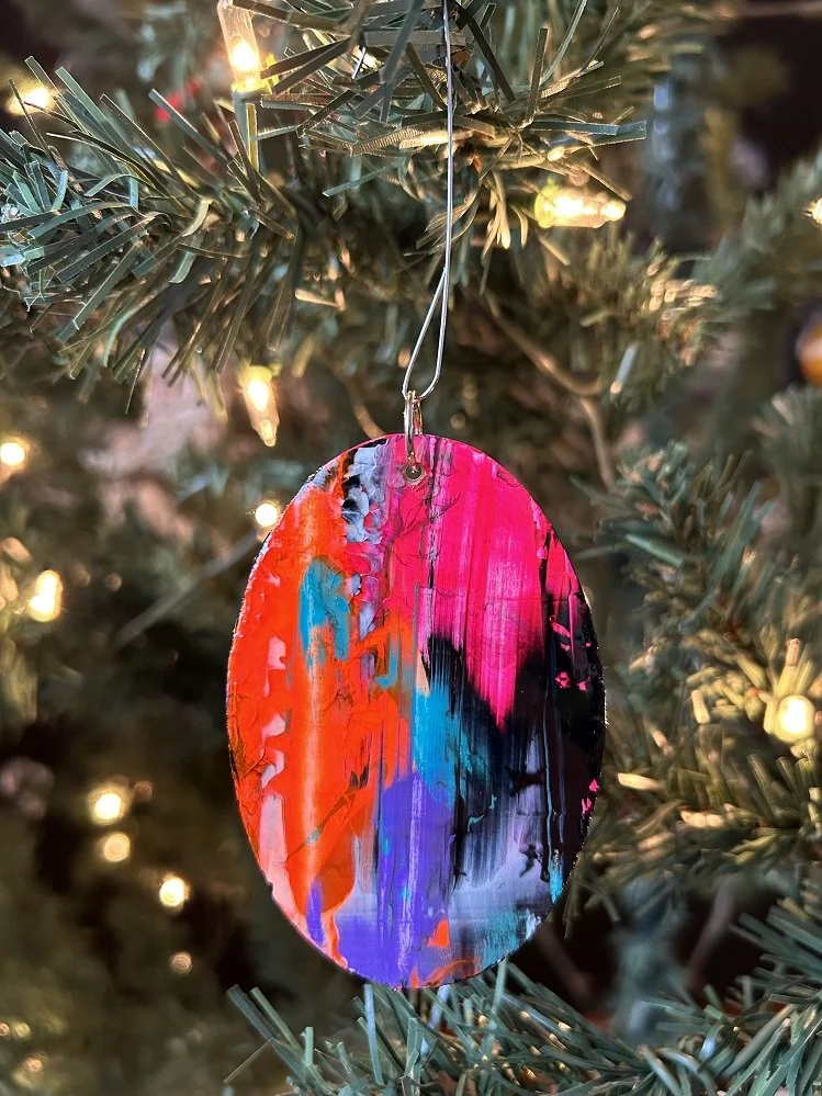 Ornament1_3.25x2.25_2023.jpg