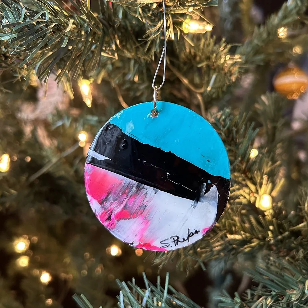 Ornament3_3.25x2.25_2023_1.jpg