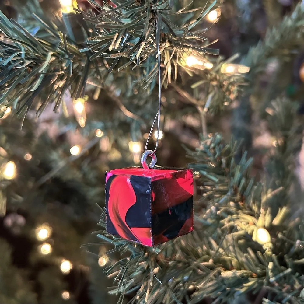 Ornament8_3.25x2.25_2023_1.jpg