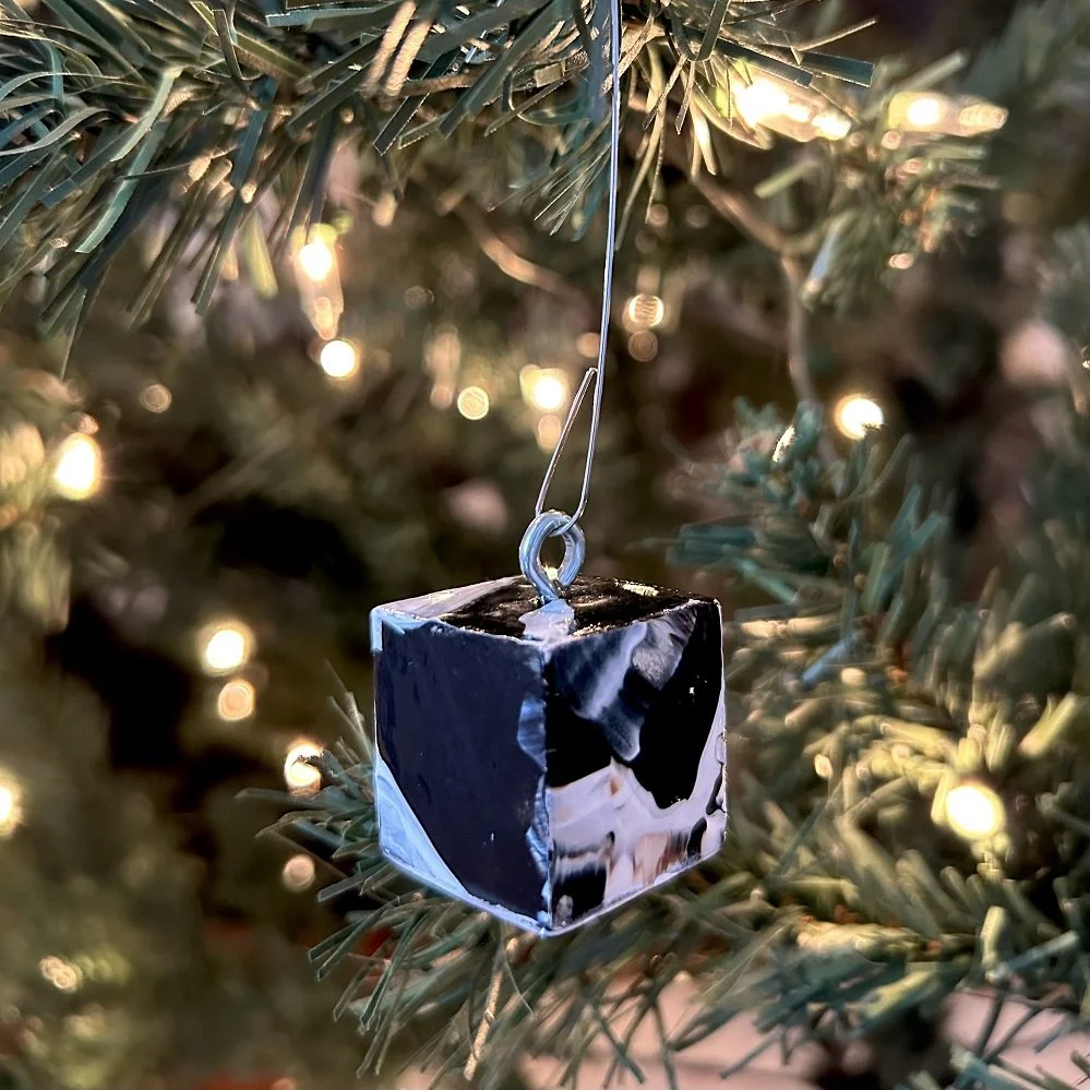 Ornament11_1x1_2023_1.jpg