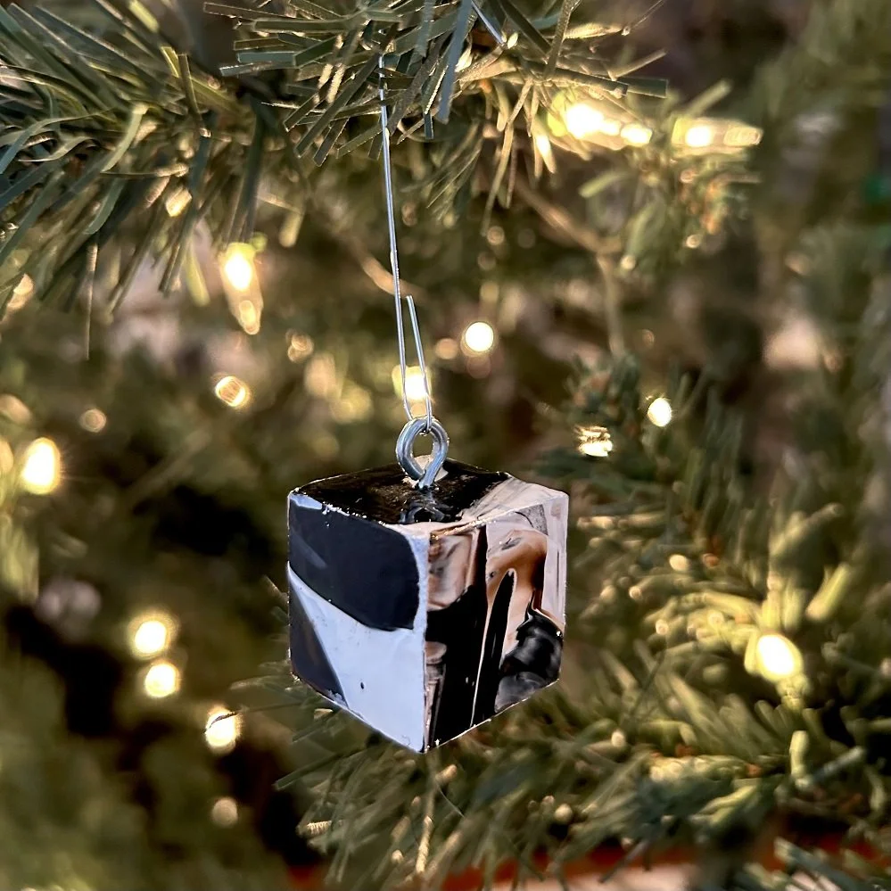 Ornament11_1x1_2023_2.jpg