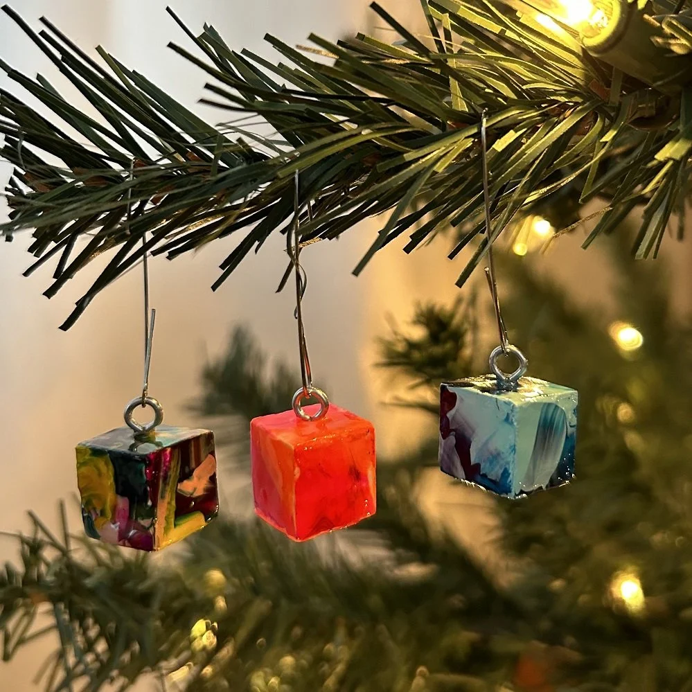 Ornament21_0.5_2023_1.jpg