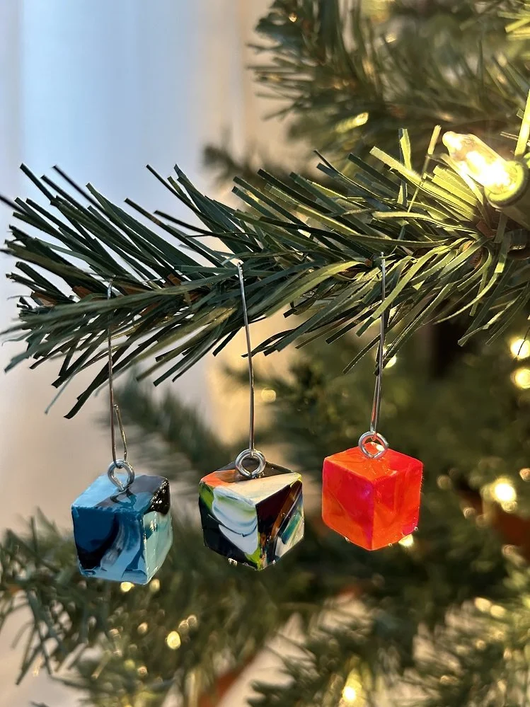 Ornament23_0.5_2023_1.jpg