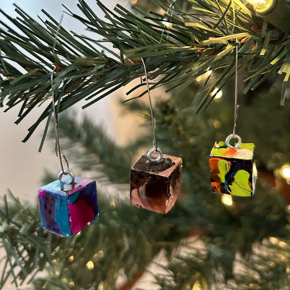 Ornament24_0.5_2023_1.jpg